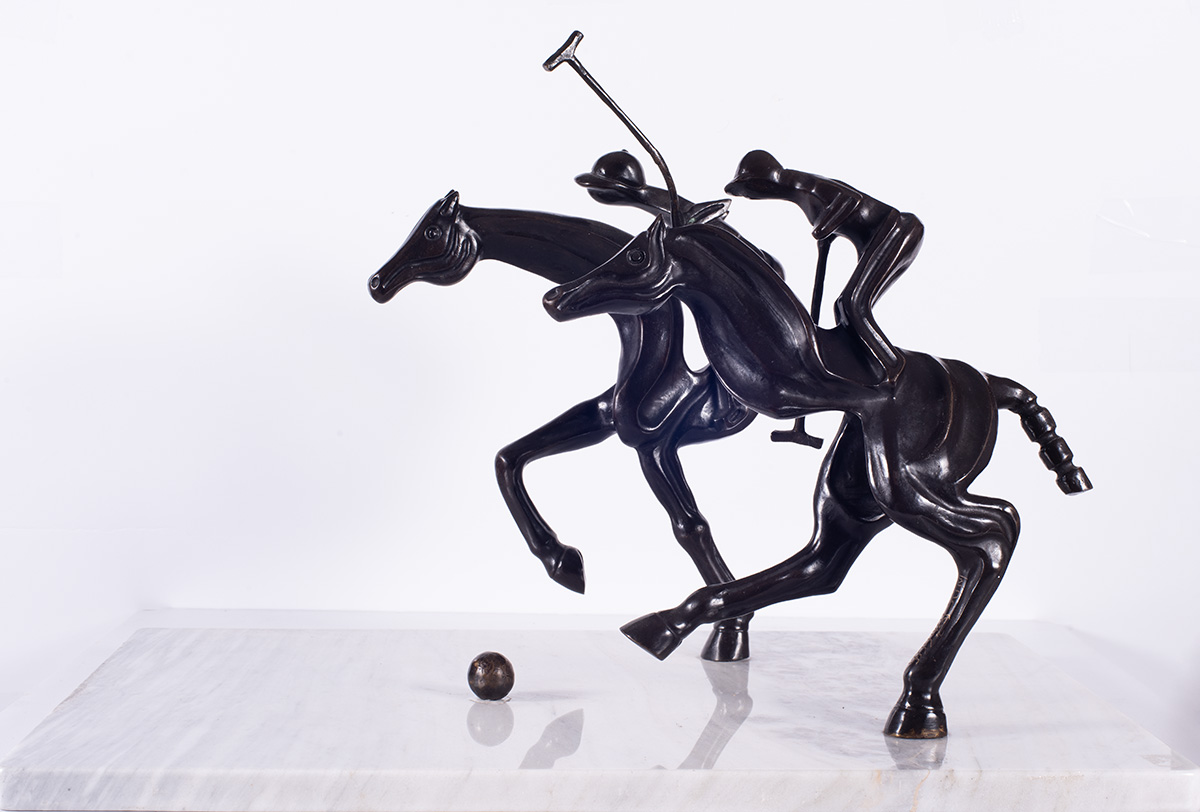 Aranza Slim, Unidos por la pasión, bronce a la cera perdida, 23 x 25 x 23 cm